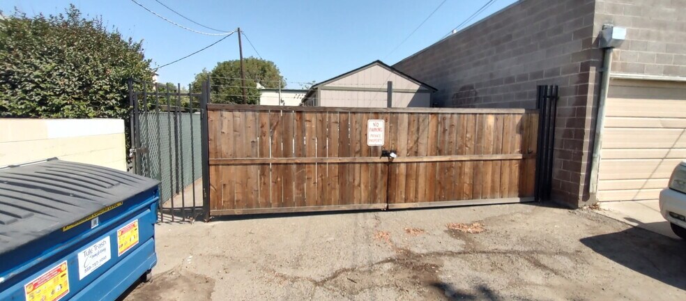 More Photos Of 1031 Whitley Ave, Corcoran General Retail For Sale