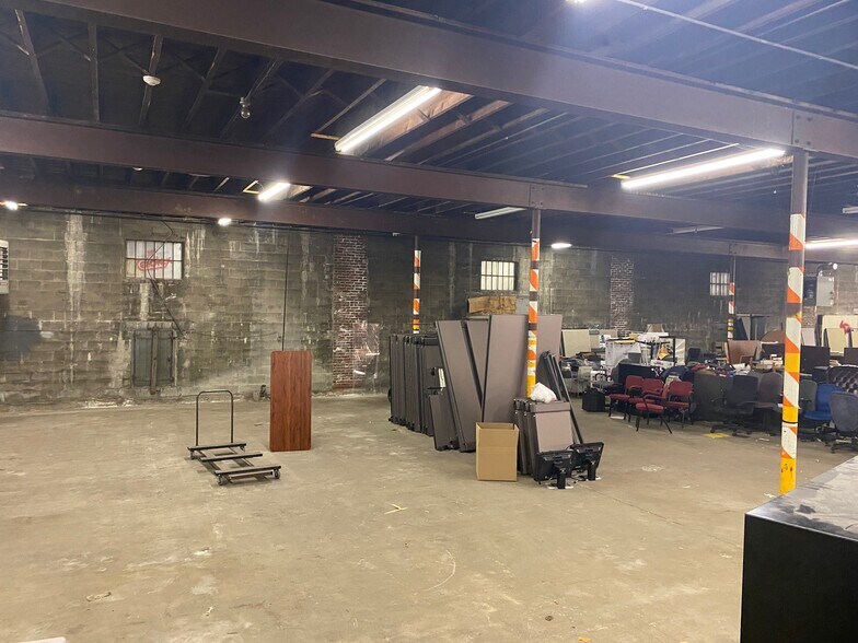 More Photos Of 50 Maple St, Augusta Warehouse For Lease