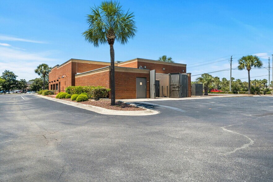 More Photos Of 10071 Hutchison Blvd, Panama City Beach Freestanding For Lease