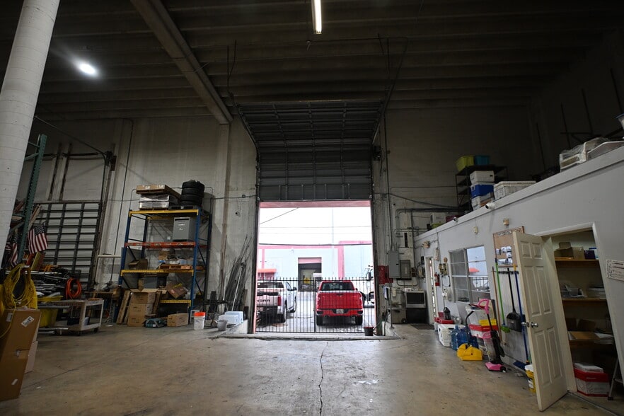 More Photos Of 4450 E 10th Ct, Hialeah Warehouse For Sale
