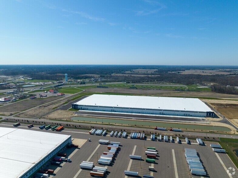 More Photos Of 283 Cardinal Dr, Marengo Warehouse For Sale