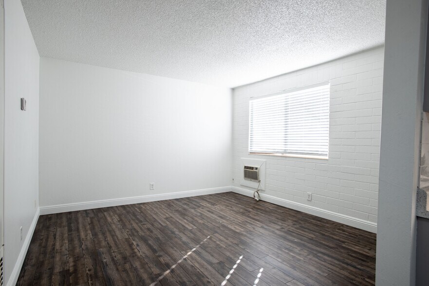 More Photos Of 275 C St, Sparks Apartments For Sale