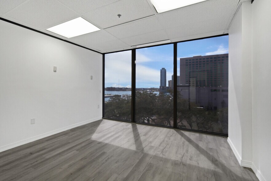 More Photos Of 233 E Bay St, Jacksonville Office For Lease