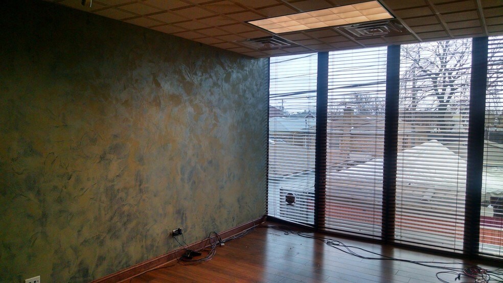 More Photos Of 2715 N Central Ave, Chicago Medical For Sale