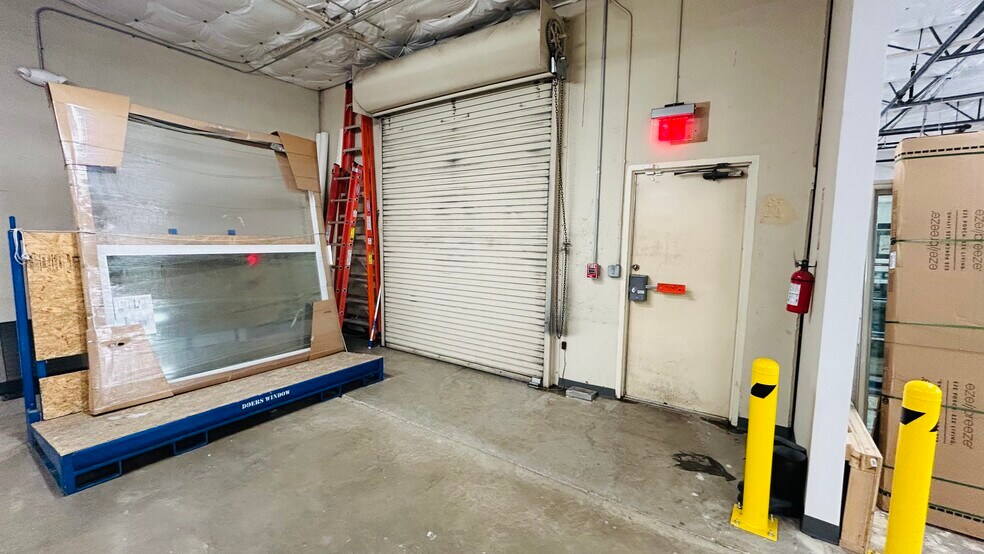 More Photos Of 8633 Airport Fwy, North Richland Hills Freestanding For Lease