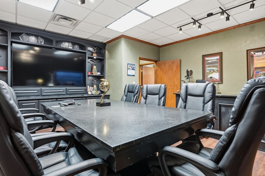 More Photos Of 14220 S Meridian Ave, Oklahoma City Warehouse For Sale