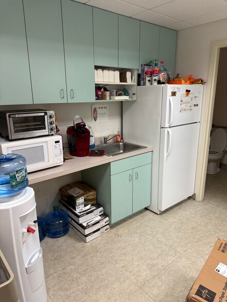 More Photos Of 250 Patchogue Yaphank Rd, East Patchogue Medical For Sale