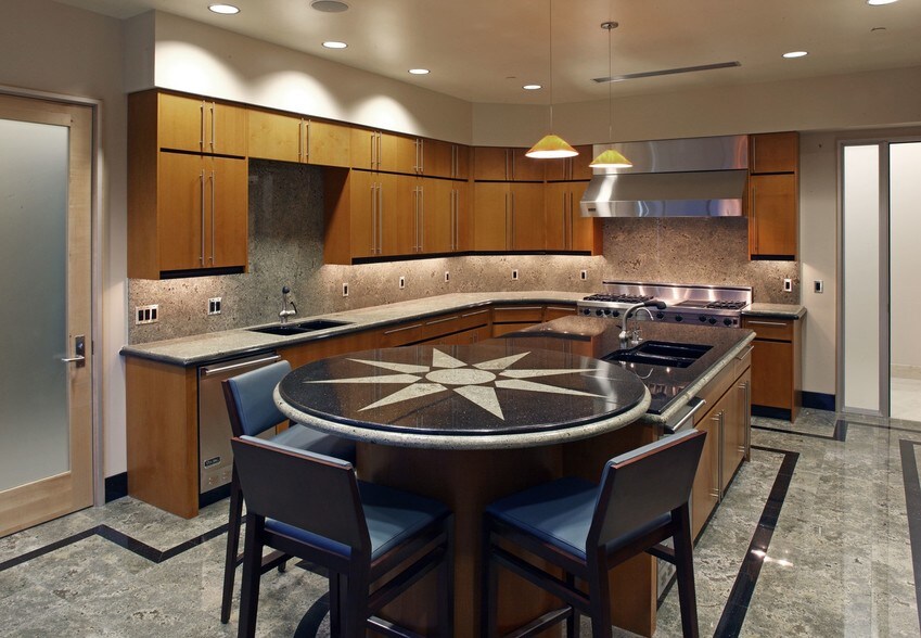 More Photos Of 8742 E Via de Commercio, Scottsdale Loft Creative Space For Lease