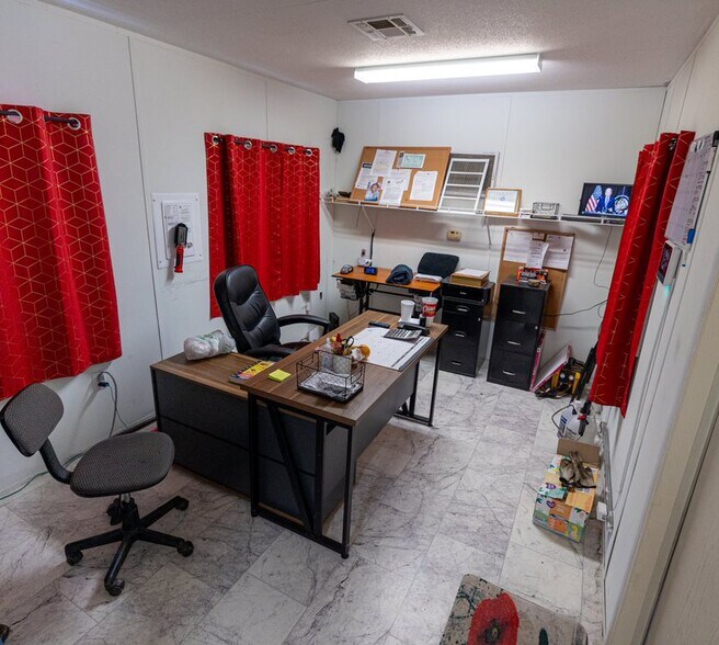 More Photos Of 493 W Park Ave, Thibodaux Flex For Lease