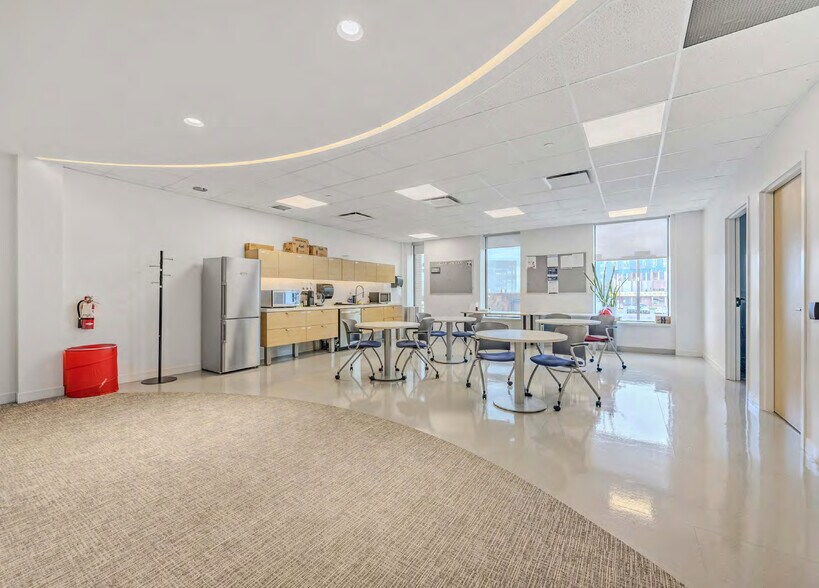 More Photos Of 211 Consumers Rd, Toronto Office For Sale