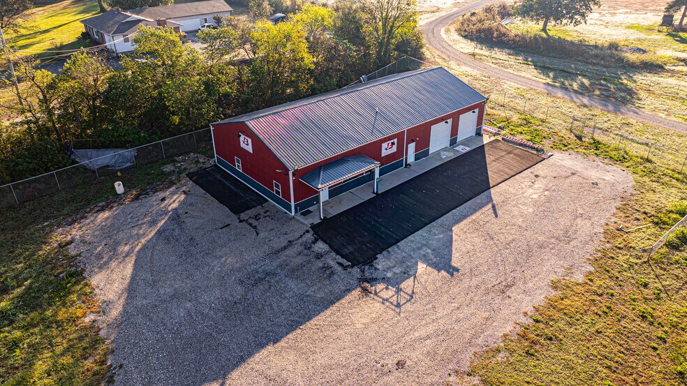 More Photos Of 923 Glen Lily Rd, Bowling Green Office For Sale