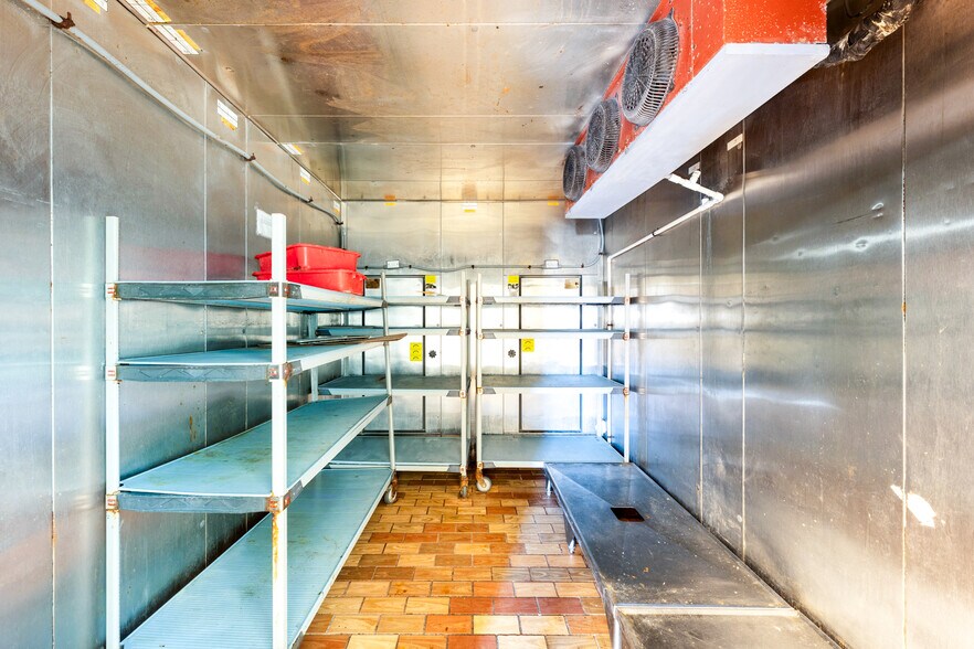 More Photos Of 1014 W Moore Ave, Terrell Restaurant For Sale