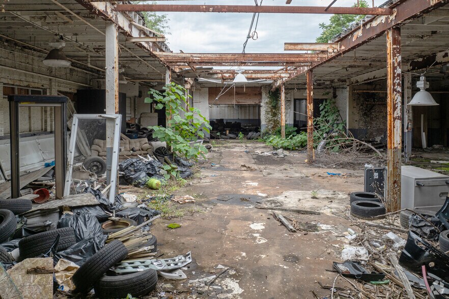 More Photos Of 2204 Frederick Ave, Baltimore Industrial For Sale