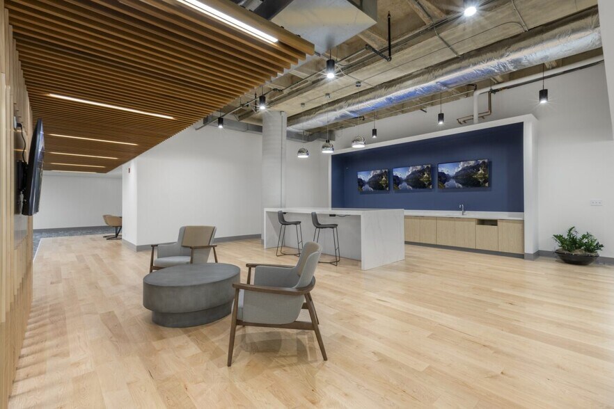 More Photos Of 3500 Depauw Blvd, Indianapolis Office For Lease