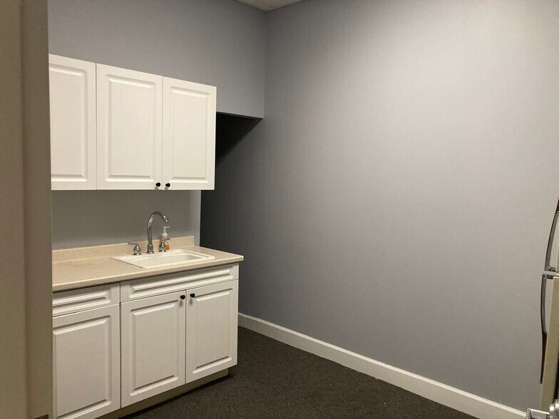 More Photos Of 1500 Mahan Dr, Tallahassee Office For Lease