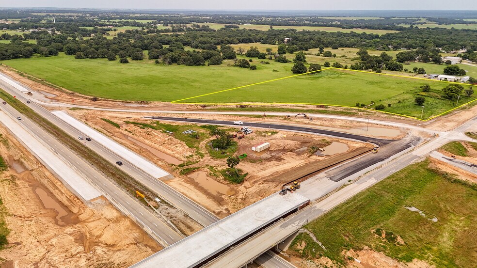 More Photos Of TBD I-35N, Thackerville Land For Sale