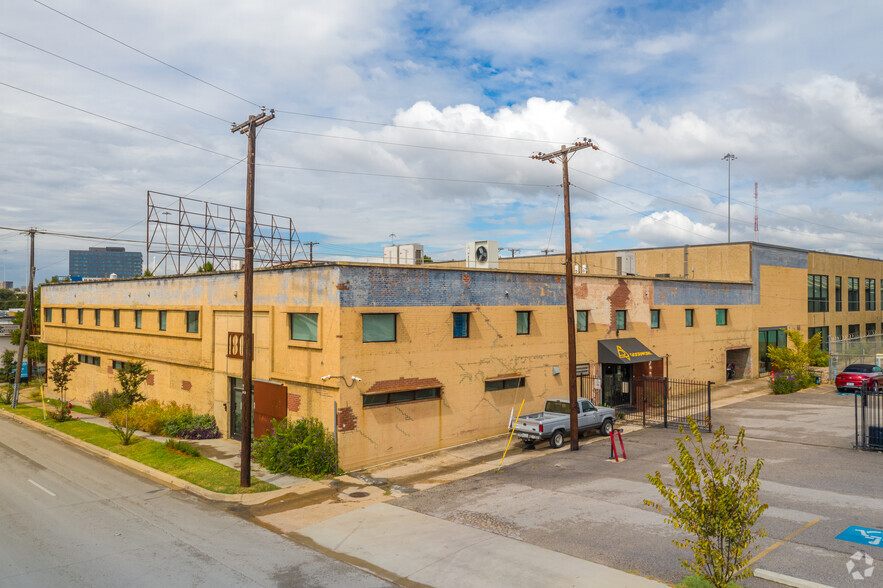 Primary Photo Of 1808 S Good Latimer Expy, Dallas Office For Lease