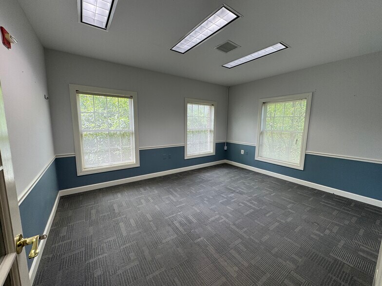More Photos Of 1049 MD-3, Gambrills Office For Lease