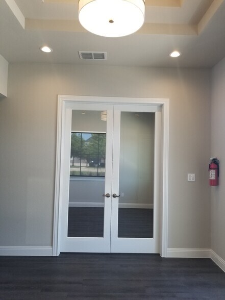 More Photos Of 3951 Alma Rd, McKinney Office For Sale