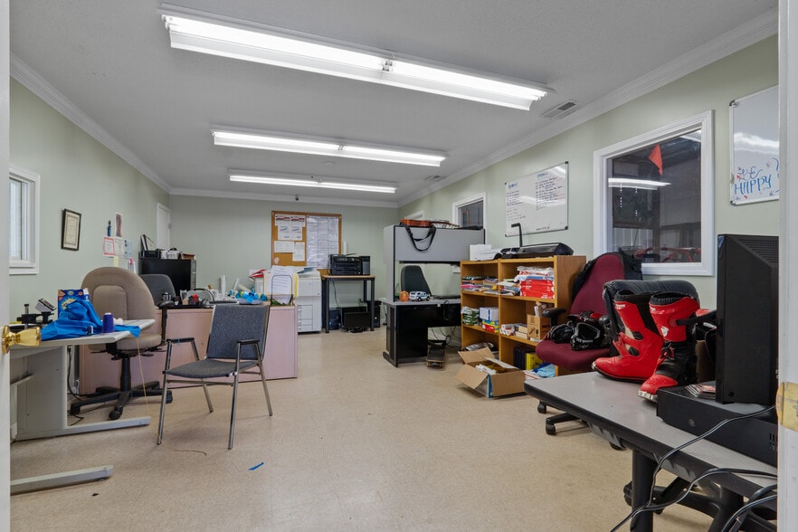 More Photos Of 7216 Hiram Douglasville Hwy, Douglasville Freestanding For Sale