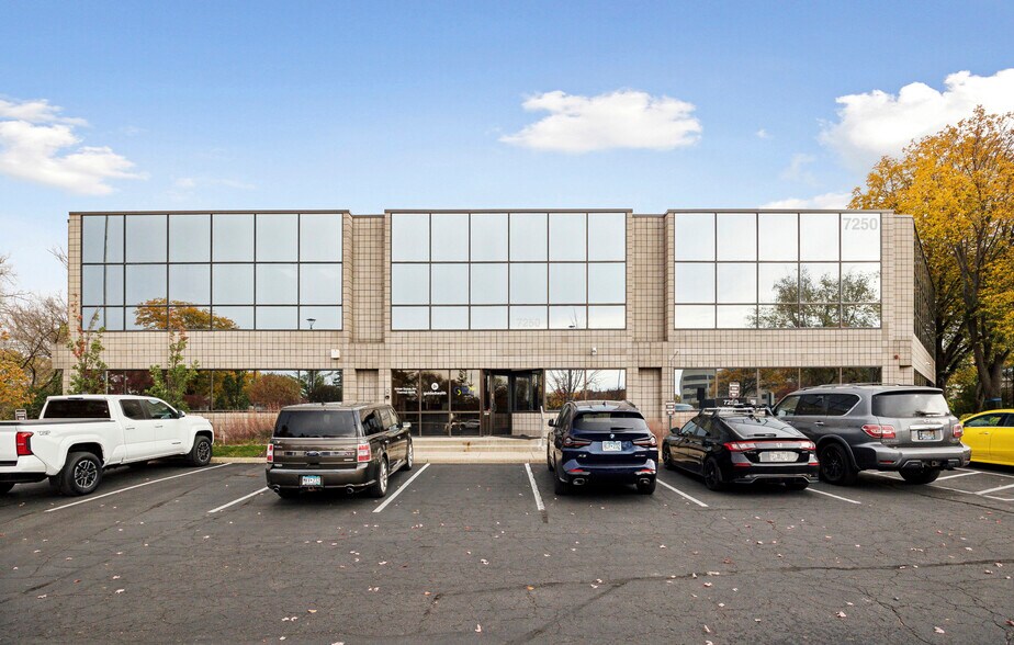 More Photos Of 7250 Metro Blvd, Edina Loft Creative Space For Lease