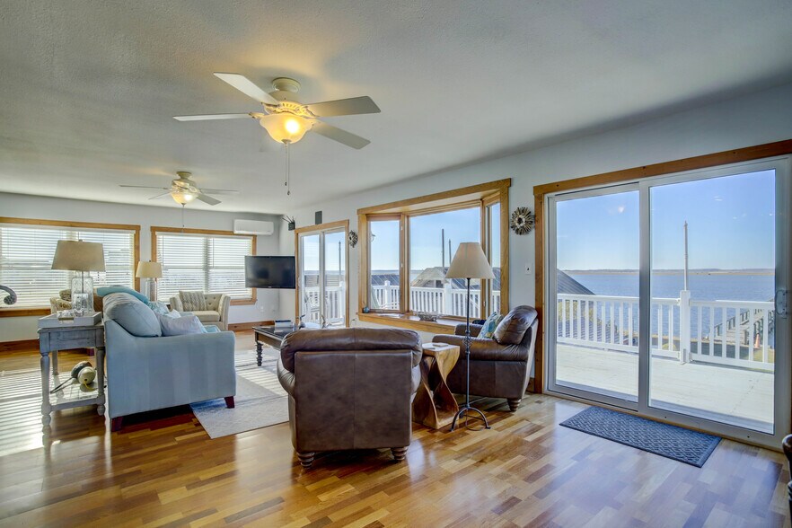More Photos Of 3691 Main St, Chincoteague Marina For Sale