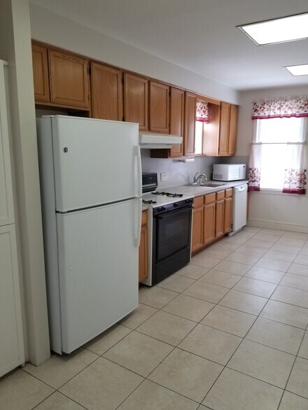 More Photos Of 6746 80th St, Middle Village Apartments For Sale