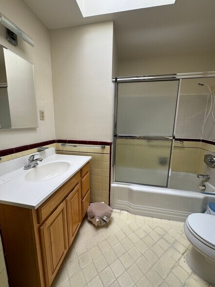 More Photos Of 3917-3919 Noriega St, San Francisco Storefront Retail Residential For Sale