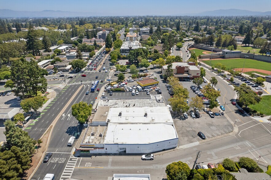 More Photos Of 1297 W El Camino Real, Mountain View Freestanding For Lease
