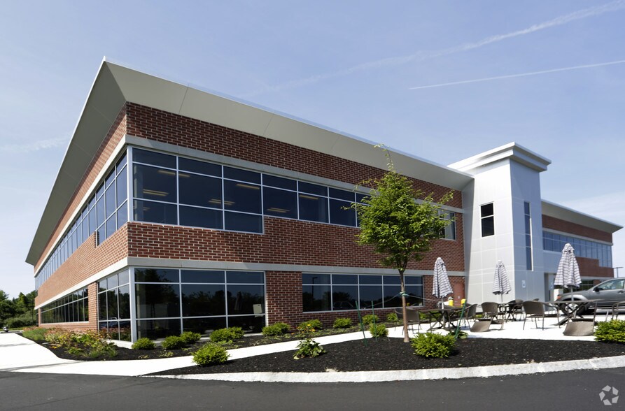 More Photos Of 249 Corporate Dr, Portsmouth Office For Lease