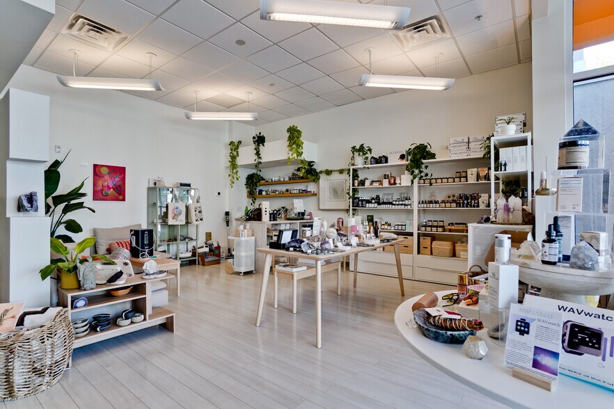 More Photos Of 2170 Main St, Sarasota Loft Creative Space For Sale