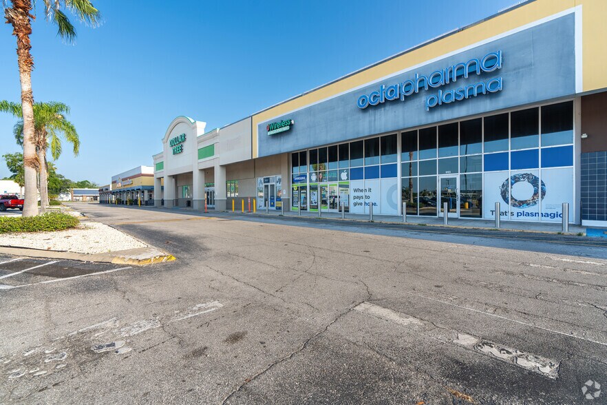 More Photos Of 989-1007 N Semoran Blvd, Orlando Freestanding For Lease