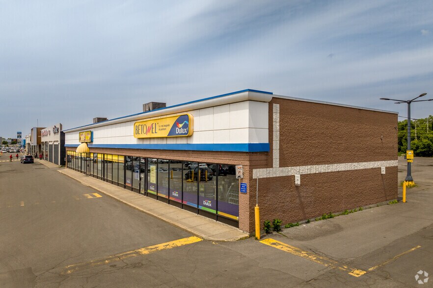 More Photos Of 7225-7445 Boul Langelier, Montréal Freestanding For Lease