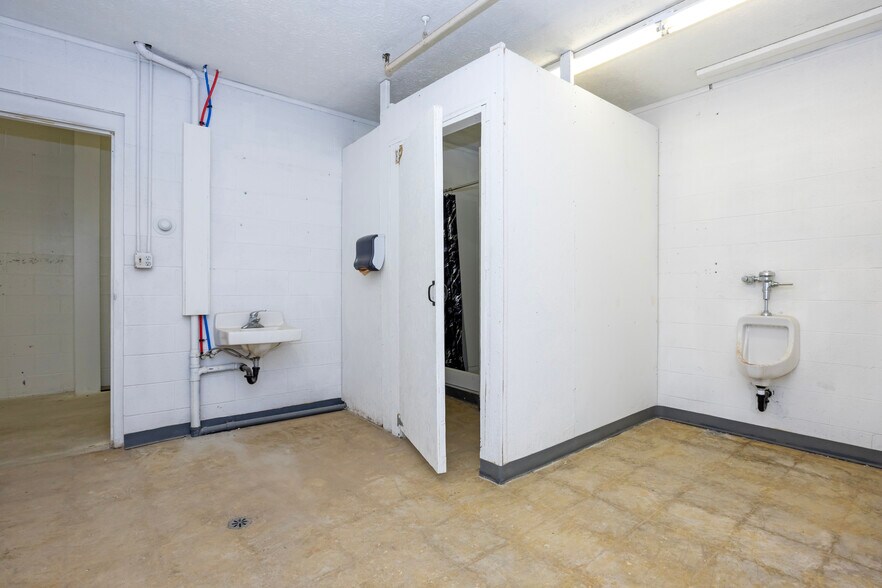 More Photos Of 291 Branstetter St, Wooster Manufacturing For Lease