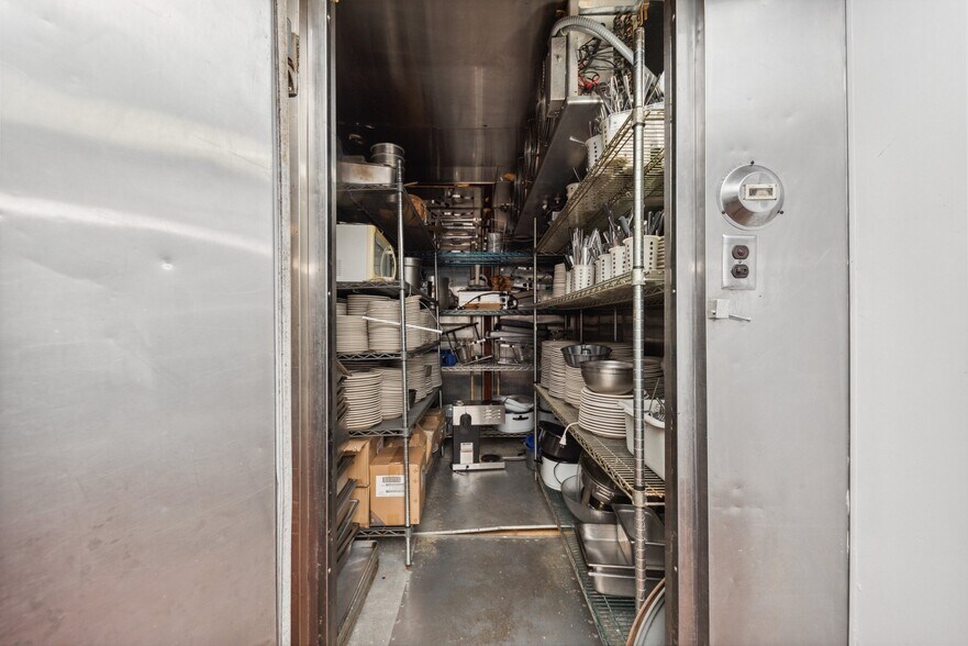 More Photos Of 470 Tucker Dr, Maysville Storefront Retail Office For Sale