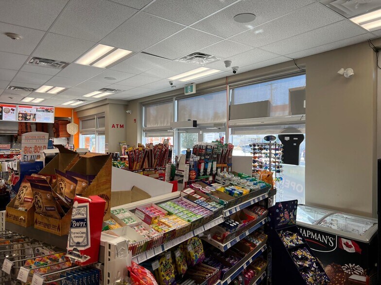 More Photos Of 40 Arthur St W, Thornbury Service Station For Sale