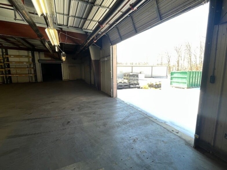 More Photos Of 2970 Perrowville Rd, Forest Warehouse For Lease