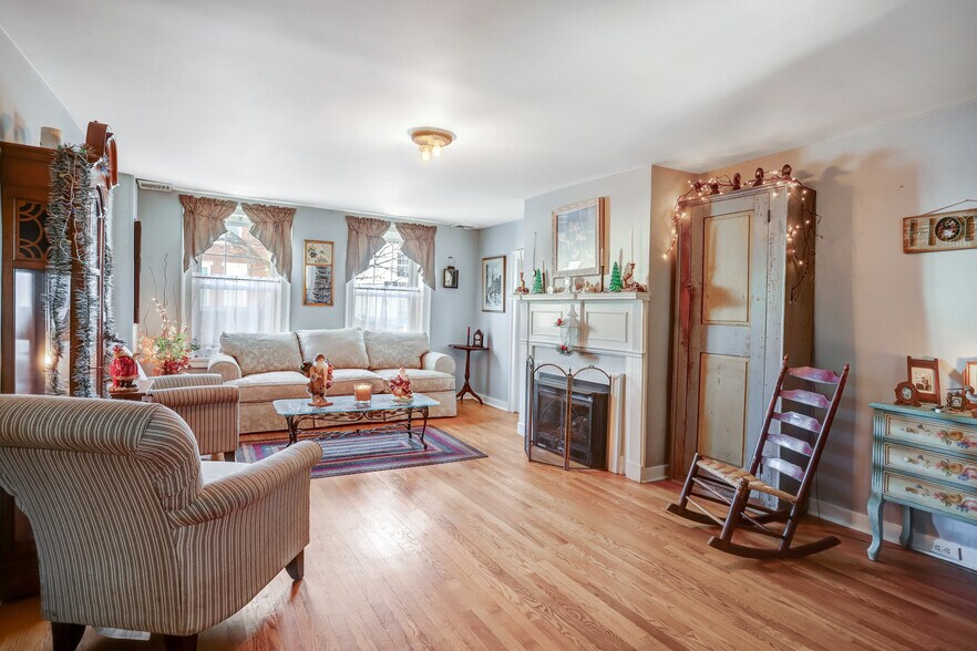 More Photos Of 104 N Main St, Boonsboro Apartments For Sale