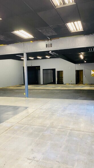 More Photos Of 11500-11510 E Whittier Blvd, Whittier Storefront For Lease