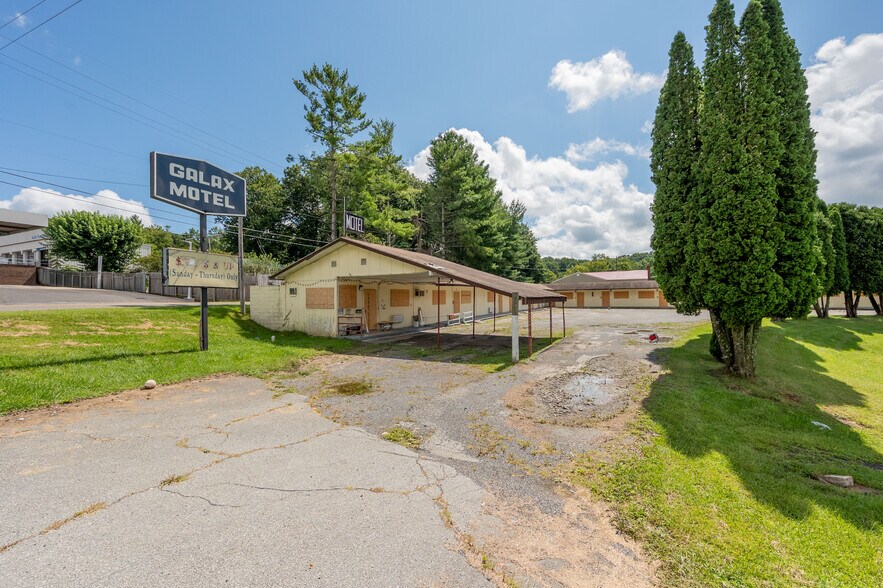 More Photos Of 549 E Stuart Dr, Galax Hotel For Sale