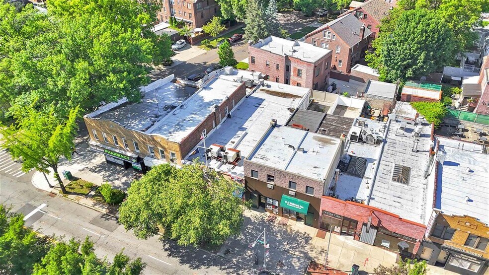 More Photos Of 10717 Metropolitan Ave, Forest Hills Flex For Sale