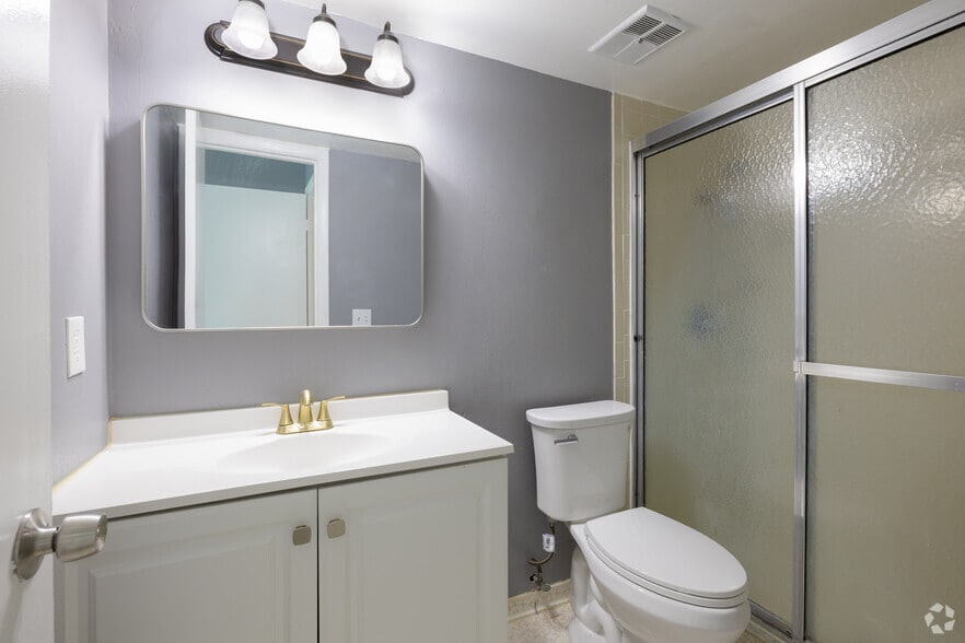More Photos Of 180 Royal Palm Dr, Kissimmee Apartments For Sale