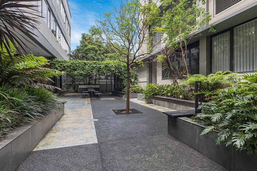 More Photos Of 426 King St, Newcastle West Office For Lease