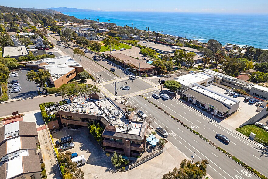 More Photos Of 915 Camino del Mar, Del Mar Office Residential For Lease