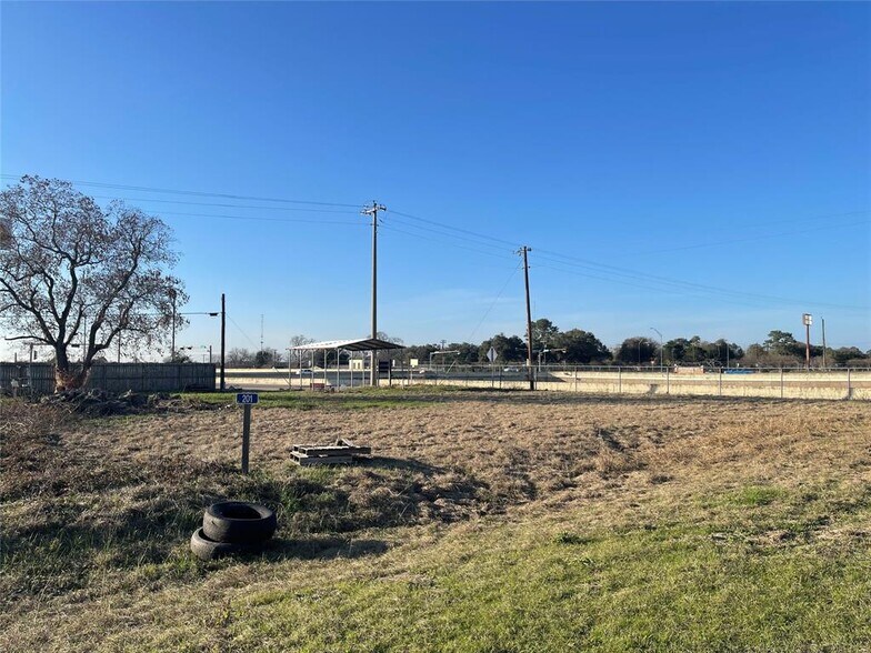 More Photos Of 44393 Highway 290, Prairie View Land For Sale