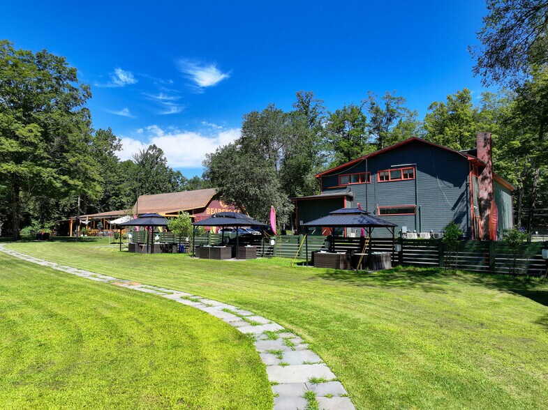 More Photos Of 279 Tinker St, Woodstock Theater Concert Hall For Sale