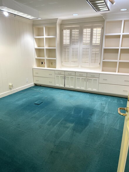 More Photos Of 120 Peters St, Lagrange Office For Sale