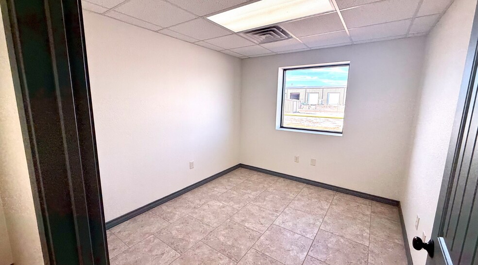 More Photos Of 1610 E County Road 140, Midland Industrial For Lease
