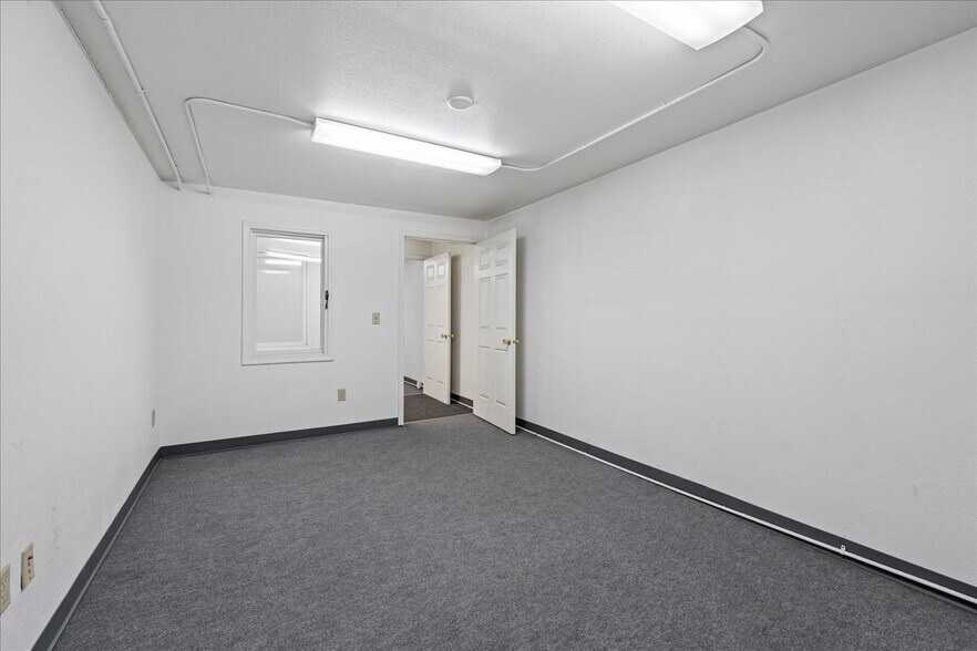 More Photos Of 980 Deere St, Fairbanks Warehouse For Sale