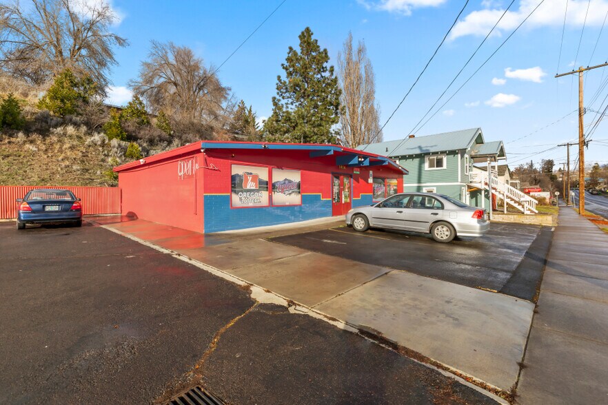 More Photos Of 1414 Oregon Ave, Klamath Falls Office For Sale